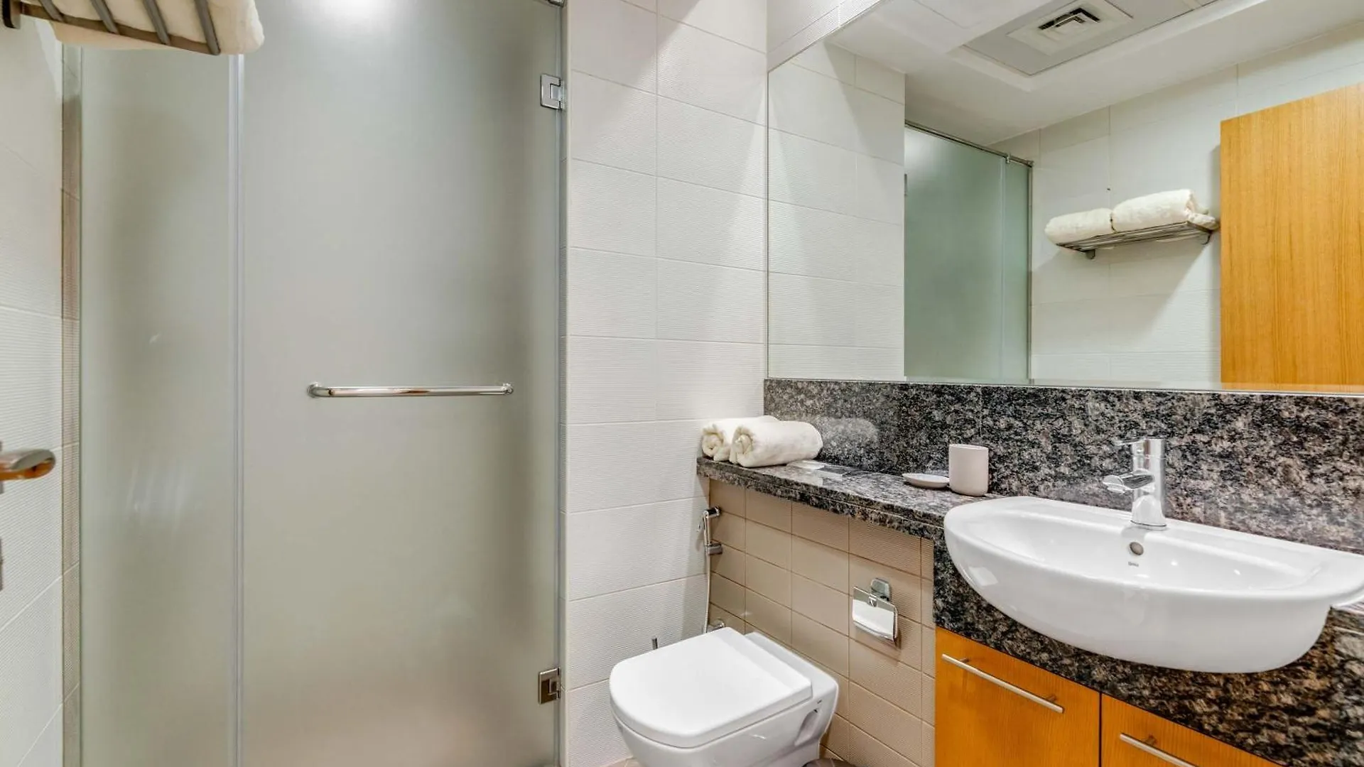 Knokey Bay Square Apartment Dubai United Arab Emirates